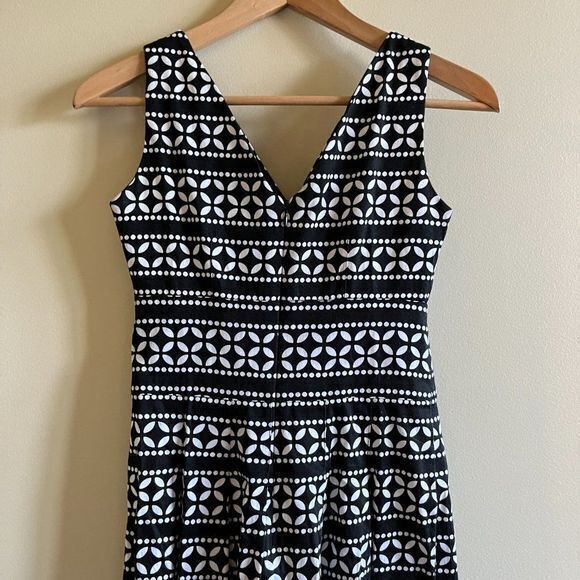 WHITE HOUSE BLACK MARKET GEOMETRIC PRINT V NECK SLEEVELESS DRESS WOMENS … - Picture 7 of 8